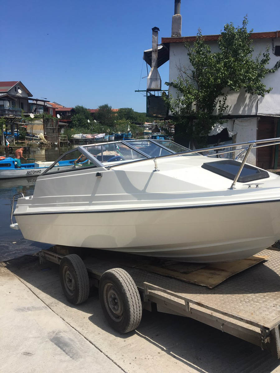 Цялостен ремонт на лодка модел Bayliner 6 метра