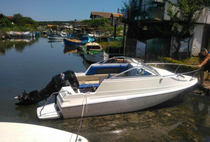 Цялостен ремонт на лодка модел Bayliner 6 метра