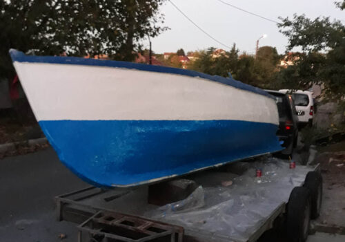 Подготовка и цялостно полагане на стъкломат на дървена рибарска лодка тип сеферка